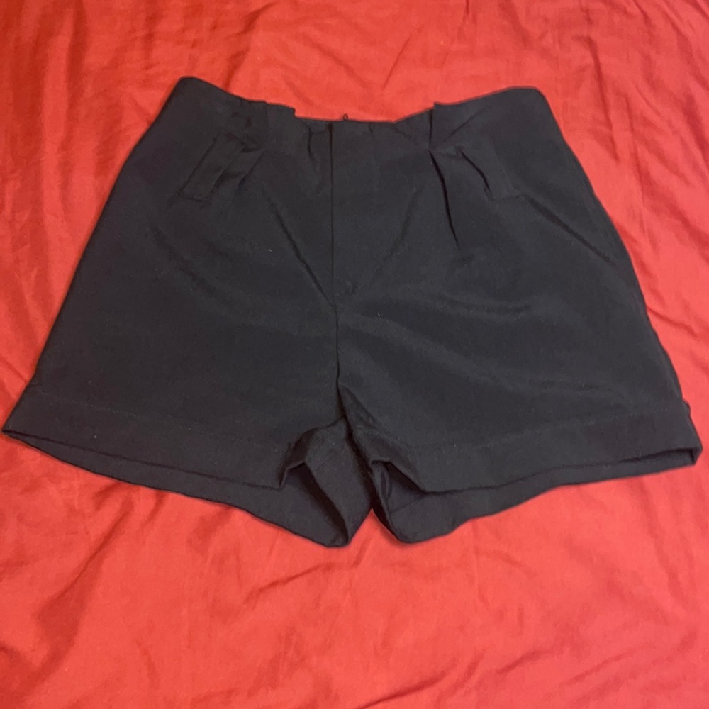 Spring Short Pleated Shorts w/ Pockets